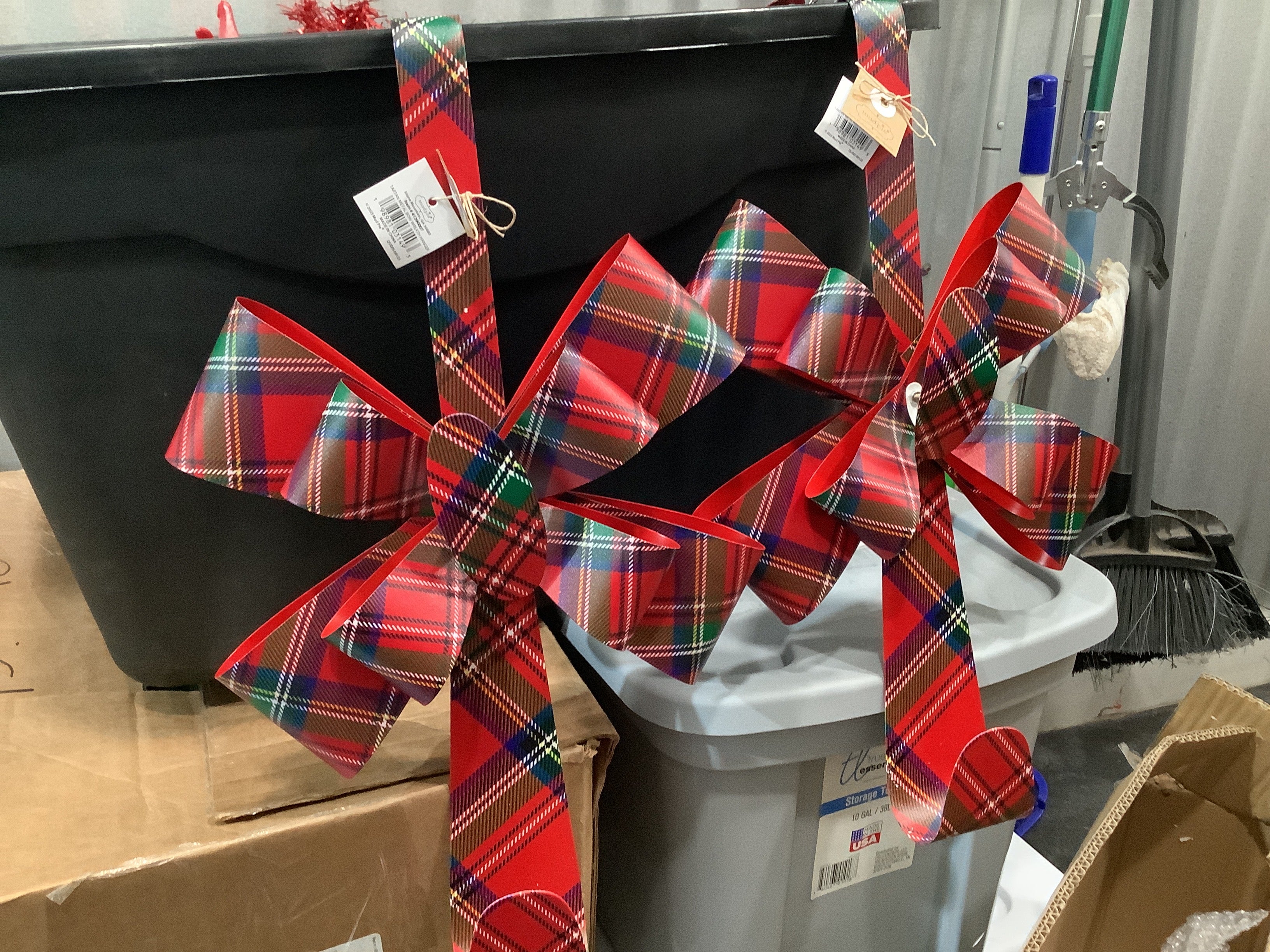 Metal Bow Wreath Hanger