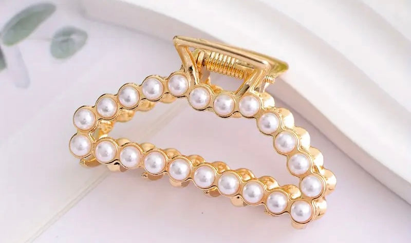 Mini Pearl Oval Clip