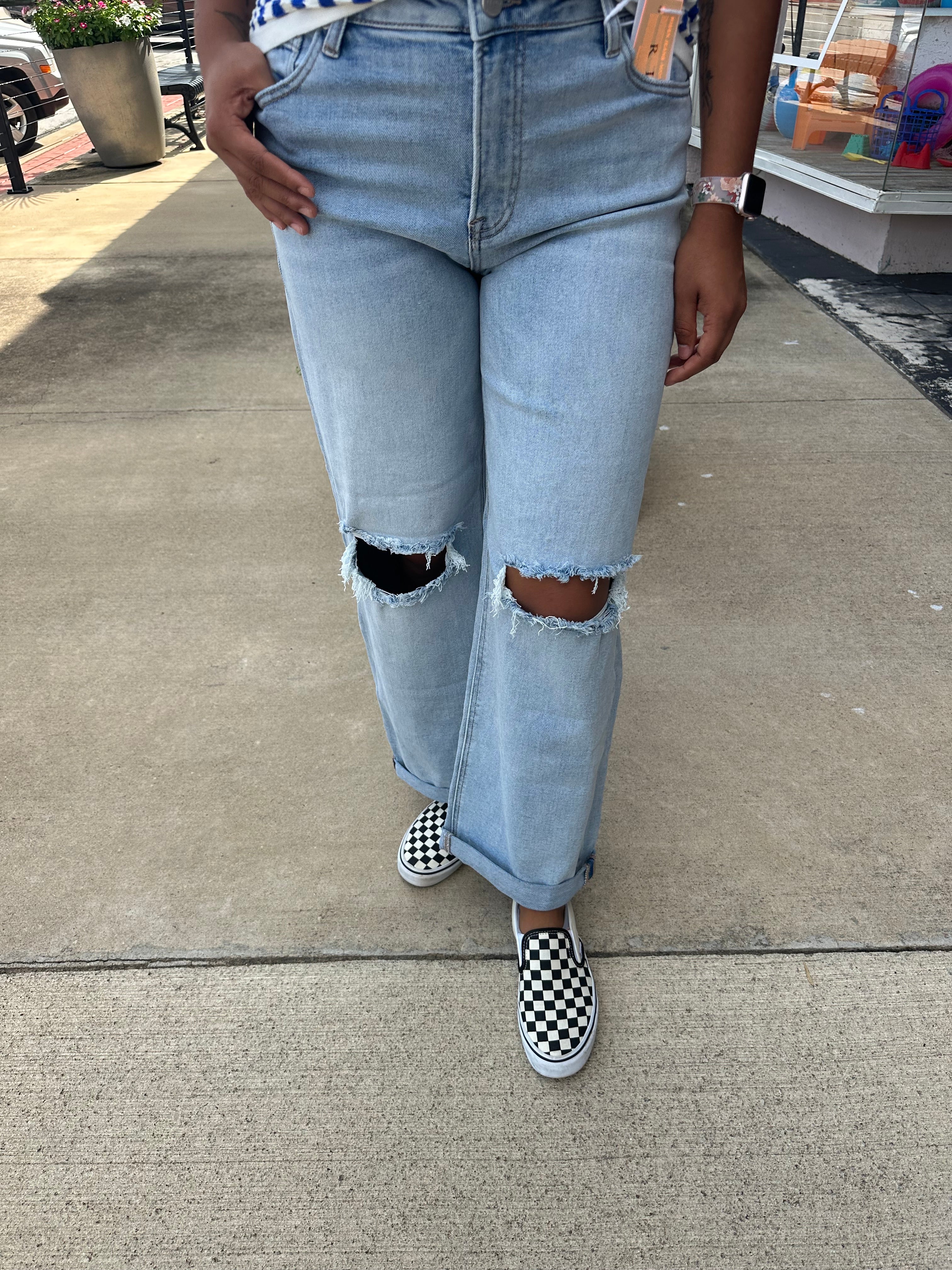 Mid Rise Fit Boyfriend Jeans with Cuff