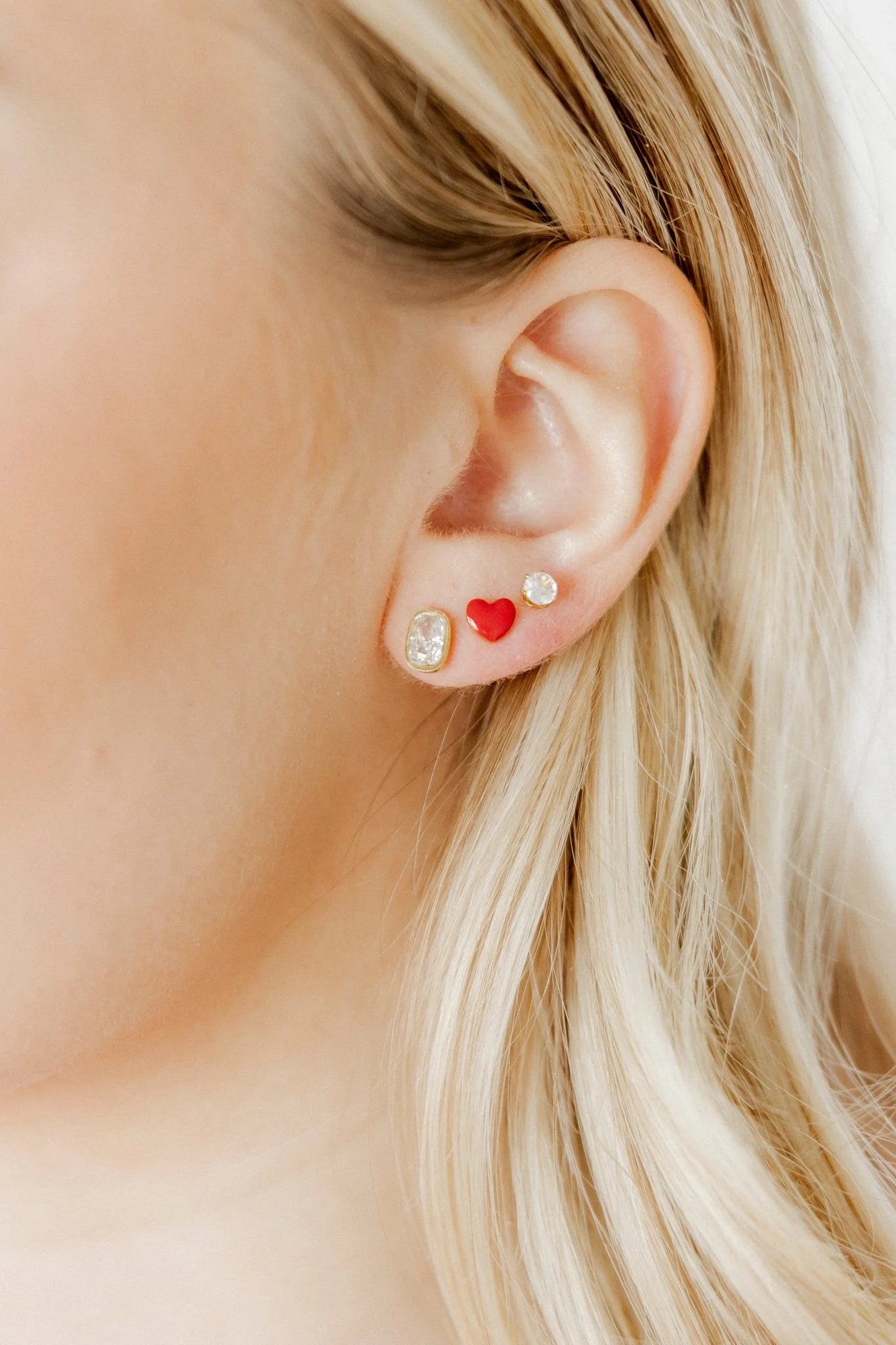 Linny Co Kay Clear Earrings